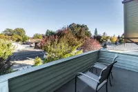 5th & Vine, Classic Craftsman with Modern Flair! - 3-Star