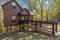 TreeHouse, Hot Tub, Wooded Views, Near Lake - Hytter