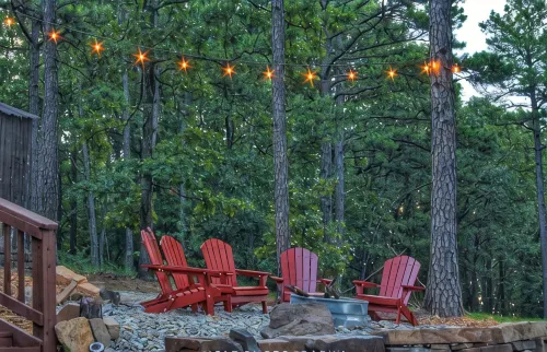3Br Cabin, Hot Tub, Mountain View, Firepit, Playset, Pets OK, Sleeps 8 -  Privatzimmer