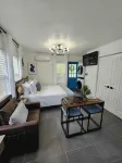 Azul Relaxing Studio In Mineral Well Texas - Boutique