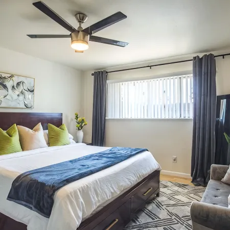 Lovely 2-Bedroom Rental Unit With Indoor Fireplace