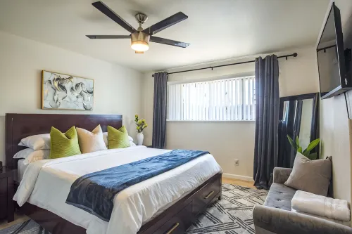Lovely 2-Bedroom Rental Unit With Indoor Fireplace - ห้องครัว