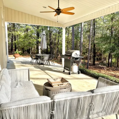 Modern, Artsy, Private "Barngalo" -  5 Min to Downtown Aiken