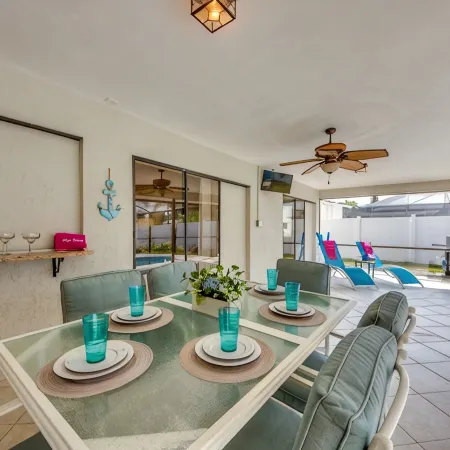 Cape Escape- 3 Bedroom with Heated Salt Water Pool