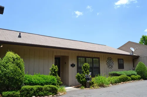 Cardinals Nest at RidgeCrest Villa in the Smoky Mountains -  case vacanza in affitto