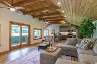 Trail House on the Parkway - 2-Star