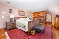 Swiss Chalet amidst sixteen acres in Litchfield Hills surrounded by land trust - 5星級