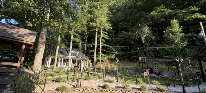 The Red Dog Cottage In The Woods w/ Hot Tub Hotéis em Mingo County