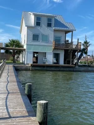 Aransas Channel Dock & Fishing Pier on Harbor Island - Wifi