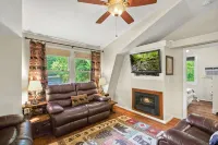 Downtown Blowing Rock Retreat - Walk Everywhere - Family-Friendly - Sleeps 8 - 3-Star