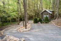 Creekside Tiny house in fantastic Monteagle! Quick hike to waterfall! - Wi-Fi