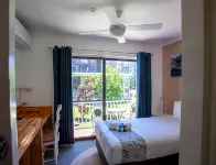 Ocean Breeze Motel - Kitchens