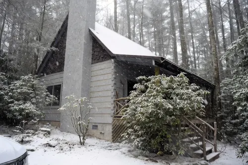 Secluded-Log Cabin-in town Cashiers-Pet Friendly - Wifi