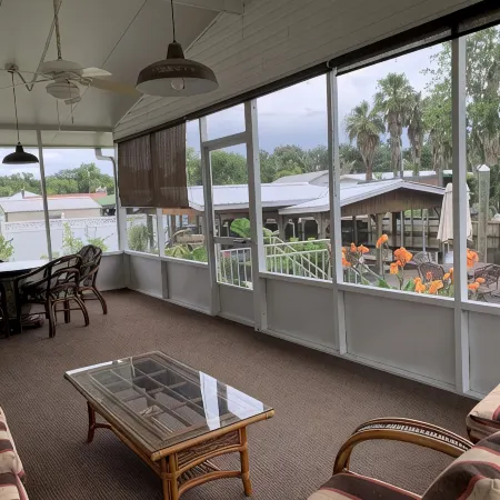 Unbeatable Waterfront Deal: Special Offers on 4Br Luxury Canal Retreat