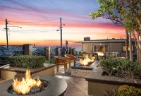 A Few Steps to the Beach! Ocean Views, Patio and 1 Car Garage Parking! - 4-Sterne