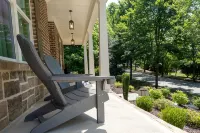 The Athens Escape - Minutes from UGA! Go Dawgs! - 4-Star