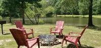 Cozy cabin w/ private pond & firepit. 3 miles to lake & 12 to Crater of Diamonds - Chalets