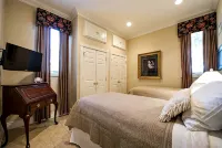 Luxurious 4Br, Private Pool, Heated Spa-Open Year-Round, Near Downtown! - con encanto