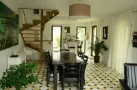 Quiet, bright upscale holiday cottage in the center of Bayeux, with garden - 4-Star
