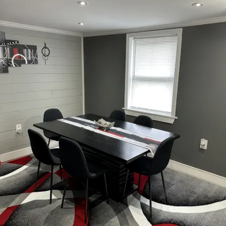 Quite and Peaceful Modern Home Away From Home in the Mountain State!!!!