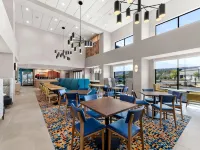 Hampton Inn & Suites by Hilton Corona - 2-Star