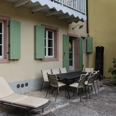Lake Garda: Idyllic villa in quiet village center with olive and palm trees garden