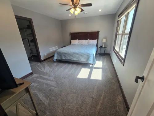 Completely remodeled downtown apartment!  2 large bedrooms! - Apartments