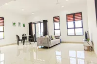 Double Storey Pool at Trio Setia by HCK - 3 stjerner