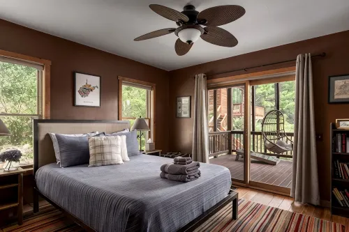 Entire Cabin in Lost River w/ fire pit + pet friendly! - 샬레 호텔