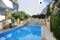 Apartment 3 with Pool and Sea View