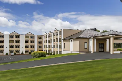 Holiday Inn Express & Suites Waterville - North Hotels in Waterville