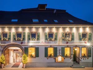 Weinhotel-Restaurant Adler - Familie Baptist