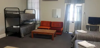 Queens Arms Hotel Hotels in 