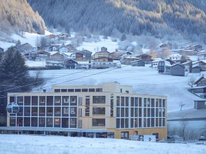 Revier Mountain Lodge Montafon 的山區小屋