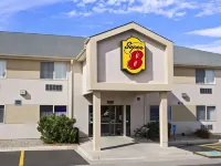 Super 8 by Wyndham Siloam Springs فنادق في Gentry