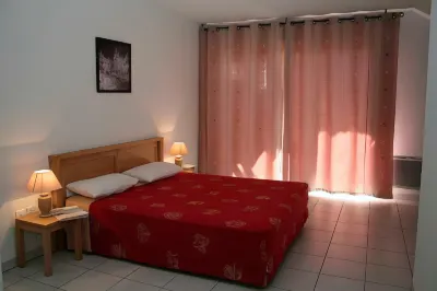 Résidence Néméa l'Aigle Bleu Hotels near Cite Vauban