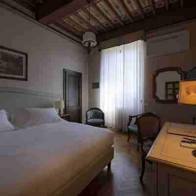 Villa Scacciapensieri Boutique Hotel Rooms