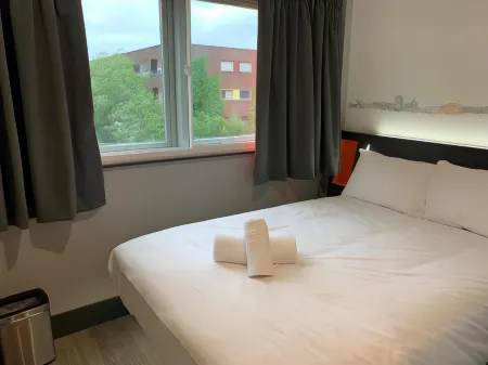 EasyHotel Milton Keynes
