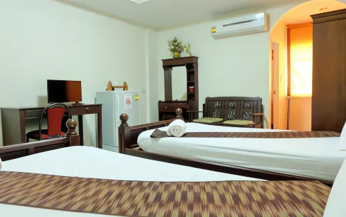 Siam House Interplace Hotels in Phra Phutthabat District