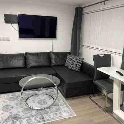 Inviting 1-Bed Studio in Manchester & Feel at Home Rooms