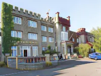 Ryde Castle by Greene King Inns Hotels in Seaview
