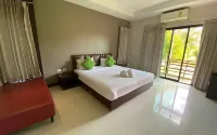 Villa Thiwa Hotel Hotel in zona Wat Pa Charoen Tham 17 Jor Hor