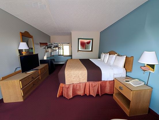 Spinning Wheel Inn - Housity