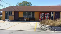 Cook's Motel- Panama City Beach Hotel in zona ZooWorld Zoological and Botanical Conservatory
