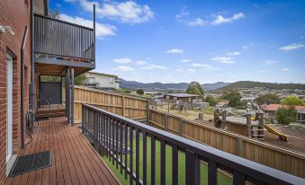 Cosy Cottesloe - Mount Wellington View - Free Parking - Free Wifi