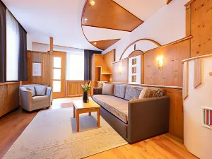 Max Mountain Apartments