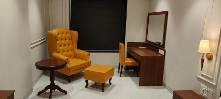 Magnus Nexstar Suites Kalyani Nagar Отели рядом с достопримечательностью «Шанивар Уода Форт»