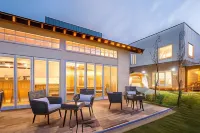 Nagahama Lifestyle Glamping Hotel Hotel in zona Nagahama Institute of Bio-Science and Technology