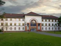 Holiday Inn Express Offenbach Hôtels à proximité de : Musée de Klingspor