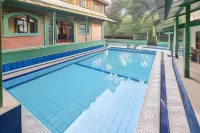 Pesona Wisata Alam Ciparay Endah Mitra RedDoorz Hotels in Pamijahan